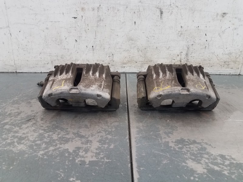 2001 Chevy Camaro Z28 Front Brake Calipers #6779 Y2