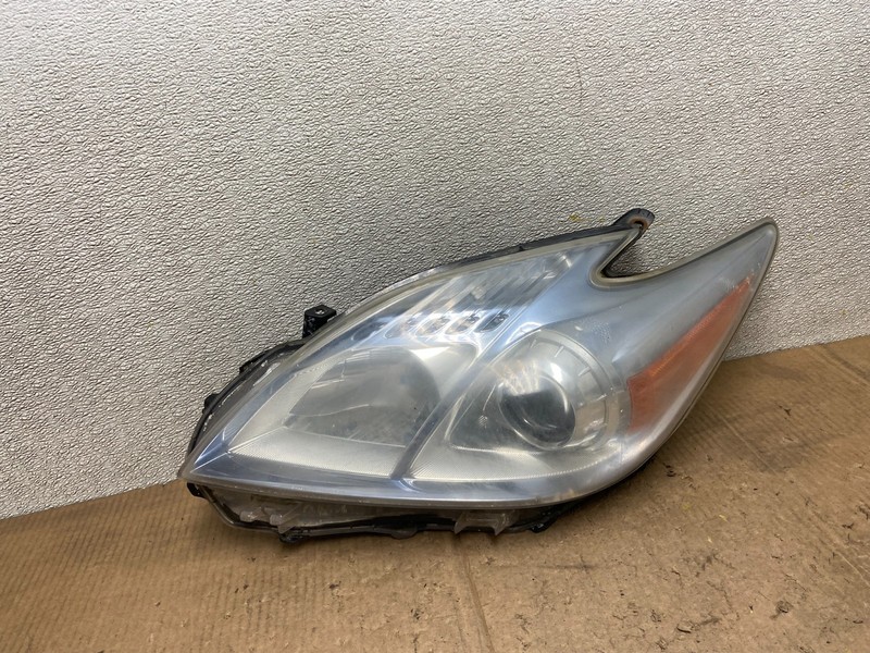 2010 - 2011 Toyota Prius Left Driver LH Blue Halogen Headlight Oem AA6917 DW