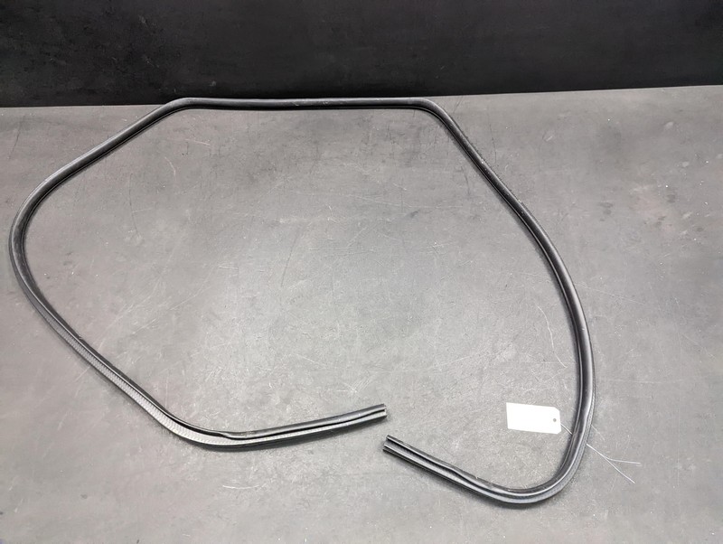 Rear Left Door Body Weatherstrip 2016 Dodge Journey 5076861AE 2012 2013 - 2020