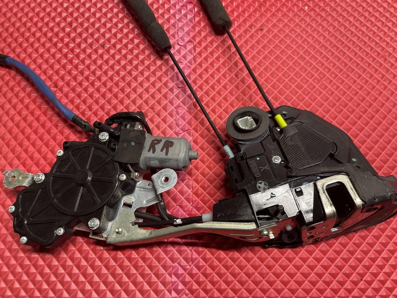 2010 - 2012 LEXUS LS460 REAR RIGHT DOOR LOCK LATCH ACTUATOR OEM TESTED