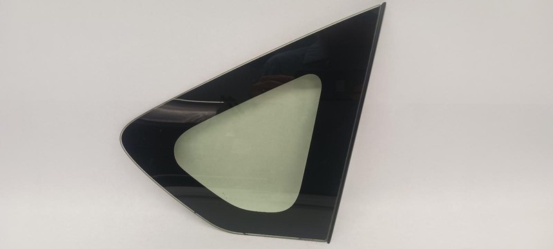 17-'23 SUBARU IMPREZA Hatchback Right passenger Quarter Window OEM