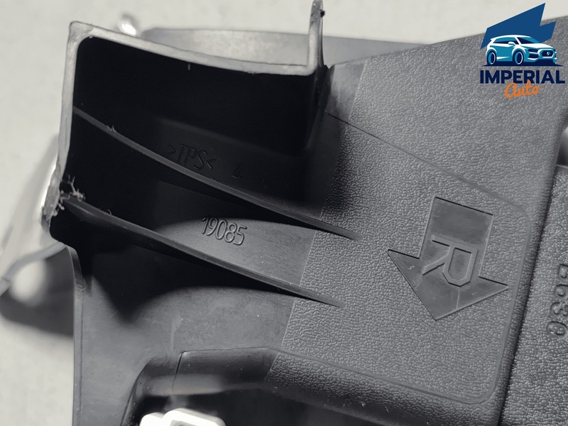 2019-25 TOYOTA RAV4 REAR SECOND 2 ROW RIGHT PASSENGER SEAT BELT INNER BUCKLE OEM