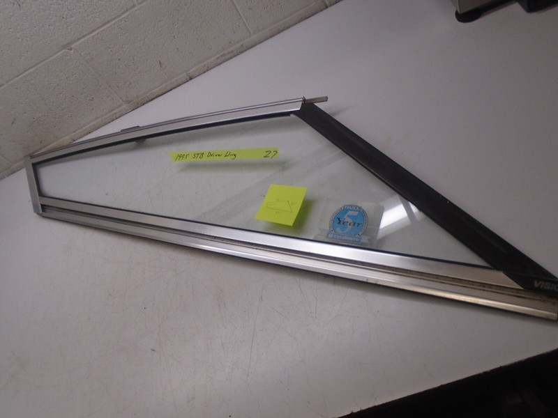 Z7 1995 Celebrity 200 Status Boat Windshield Starboard Driver Right Wing