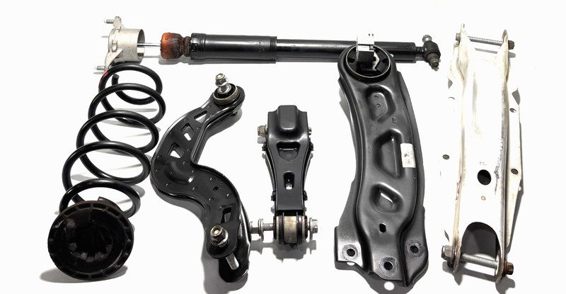 📌 2015-2020 MERCEDES GLA250 REAR RIGHT SUSPENSION CONTROL ARM & SPRING SET OEM