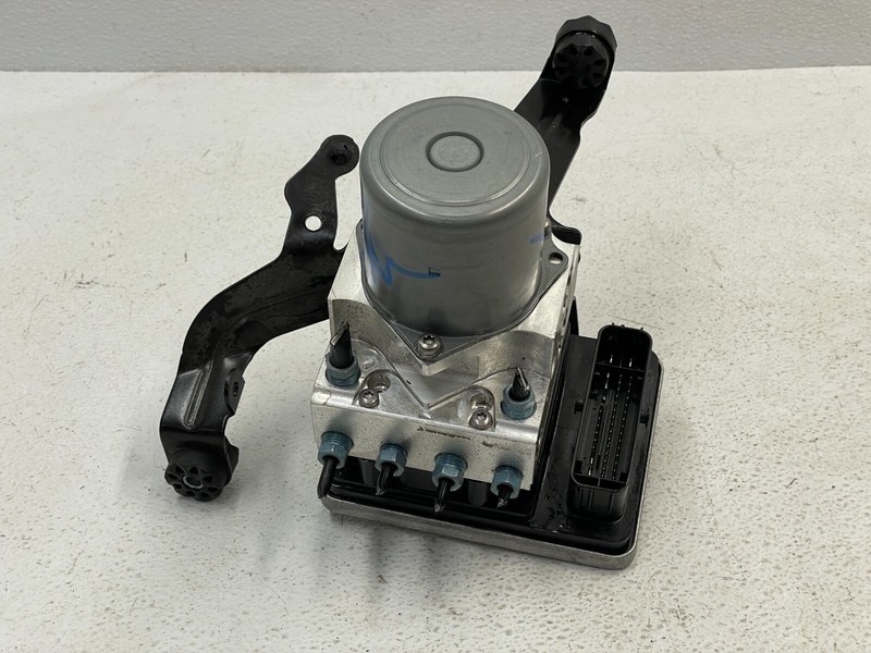 18 19 20 21 BMW X3 G01 ABS Anti Lock Brake Pump Module Unit 1515 OEM
