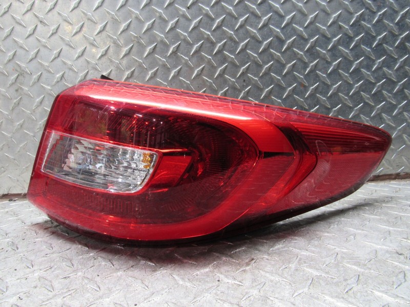 15 16 17 HYUNDAI SONATA RIGHT PASSENGER REAR QUARTER PANEL MOUNTED INCANDESCENT