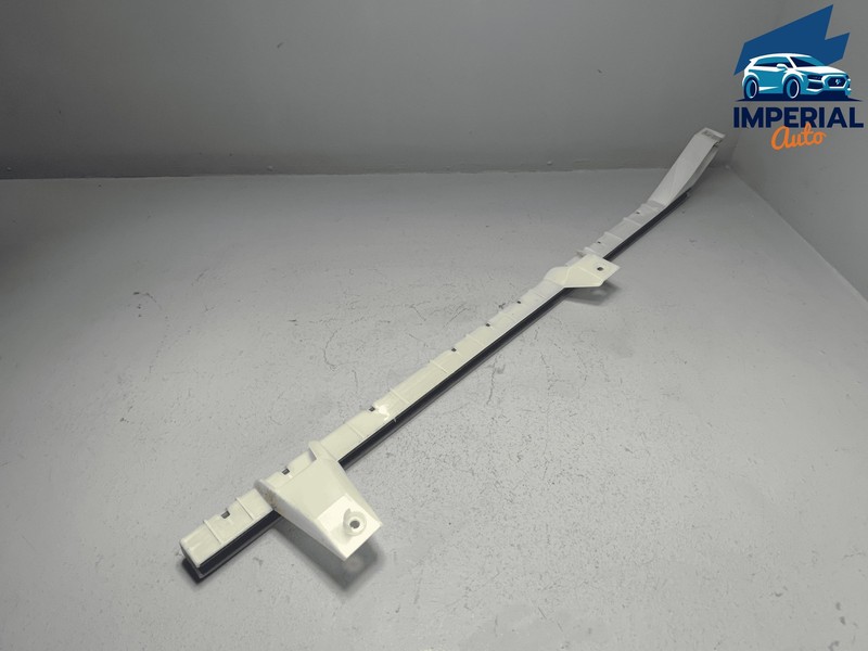 2018-2024 FREIGHTLINER CASCADIA PASSENGER DOOR WINDOW GLASS CHANNEL GUIDE OEM