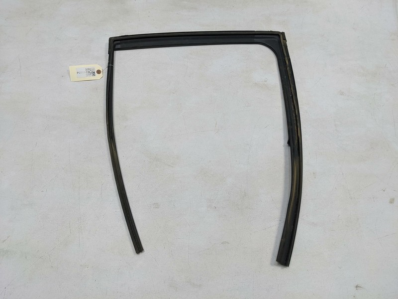 Right Passenger Rear Glass Run Channel 5735A646 2020 Mitsubishi Eclipse 18 2019