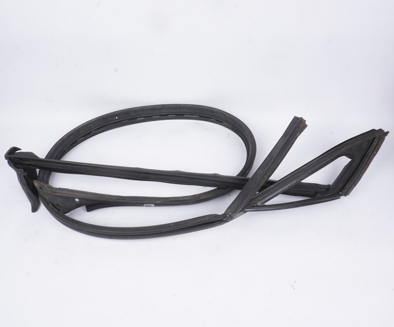2011 - 2017 Mercedes E350 E400 E550 Right Window Seal OEM