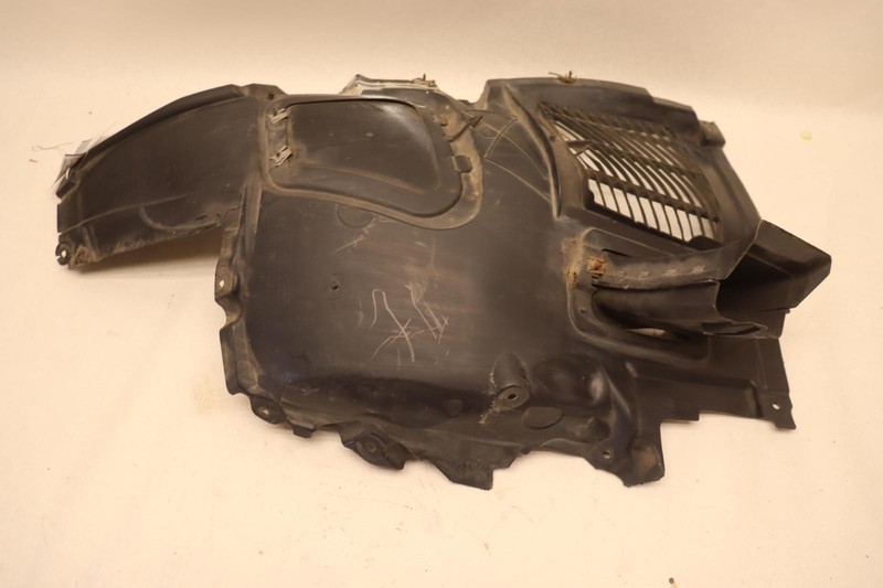 2011-2016 BMW 530I F10 FRONT LEFT DRIVER FORWARD FENDER LINER SPLASH GUARD OEM