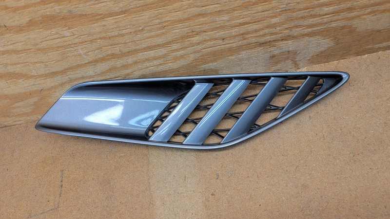 2014 - 2019 CORVETTE C7 Right RH Side REAR QUARTER PANEL VENT GRILLE TRIM OEM
