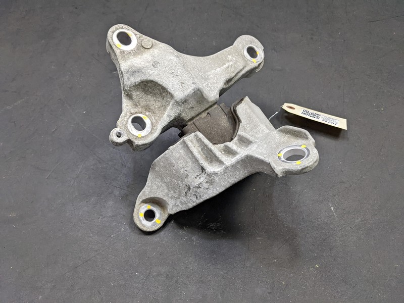 Transmission Mount Bracket 2016 Honda Civic 50850-TBA-A81 2017 - 2021
