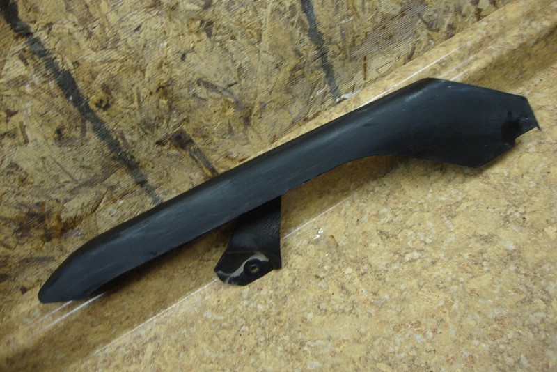 2000 Kawasaki Ninja EX250 EX 250 F EX250F Rear Chain Guard Cover Guide Back 2001