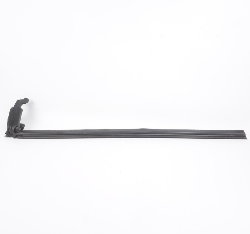 2016 - 2019 Buick Cascada Front Right Door Seal OEM