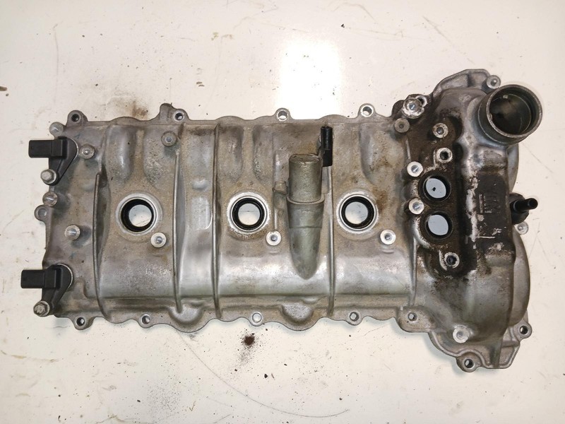 2019 GMC ACADIA driver side Valve Cover 3.6L OEM 19