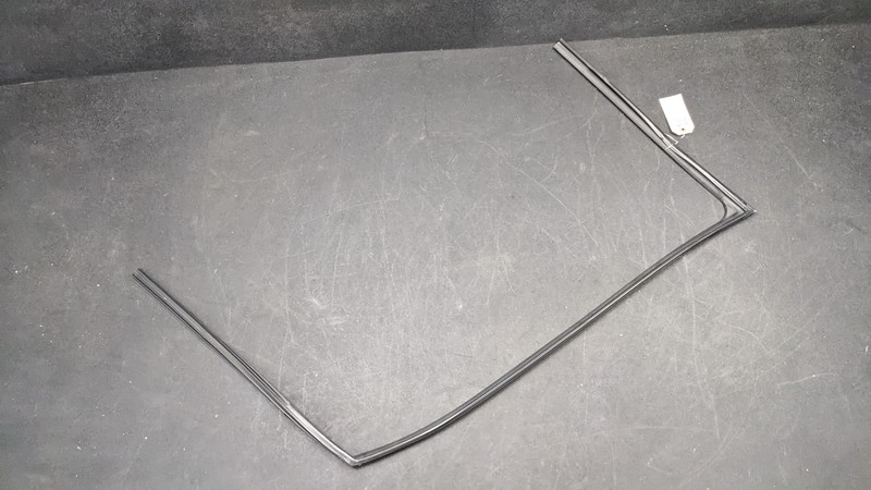 Front Right Door Glass Run Channel 2019 Hyundai Kona 82540-J9000 2018-2021 2022