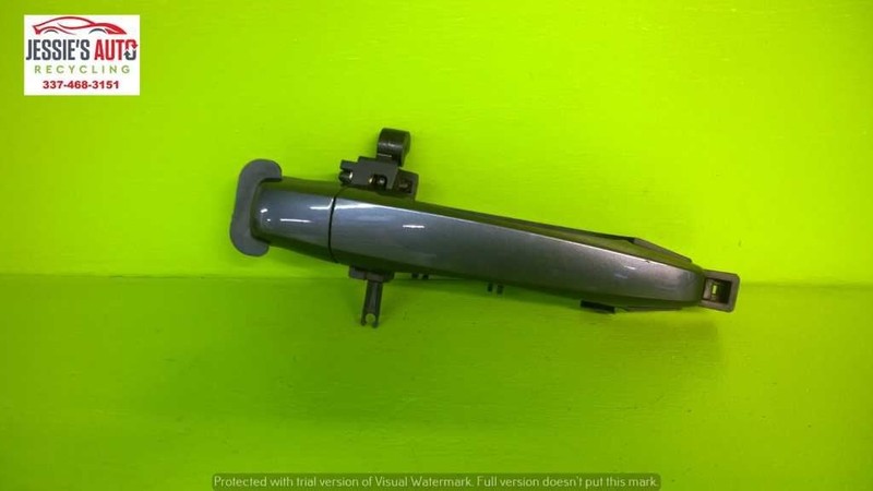 08-14 CTS PASSENGER RIGHT REAR EXTERIOR DOOR HANDLE BRACKET OEM 2072-59