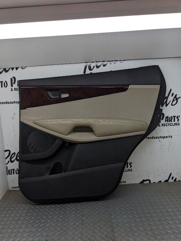 2016 - 2018 KIA SORENTO REAR RIGHT SIDE DOOR TRIM PANEL COVER OEM 1156044