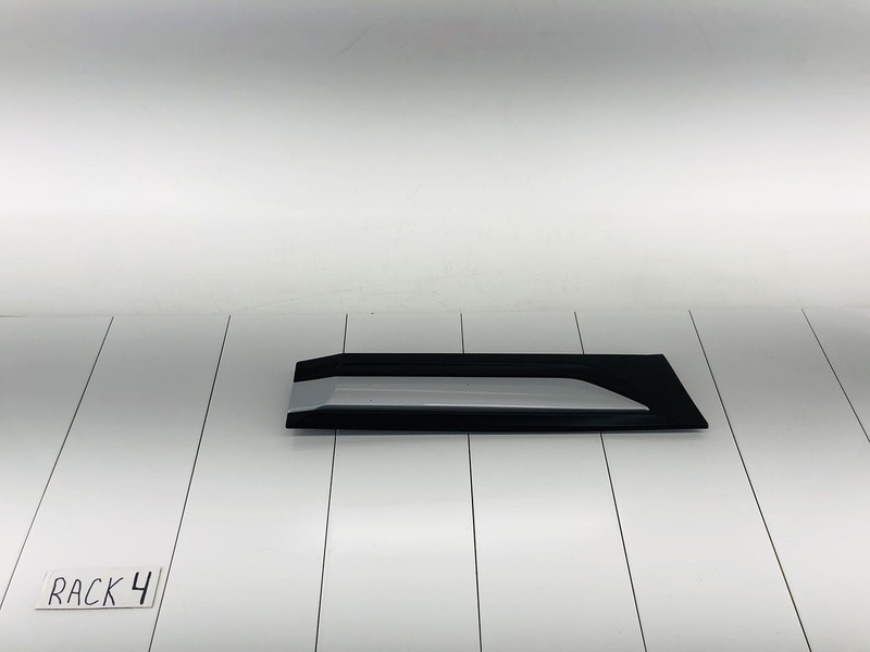 16-19 MITSUBISHI OUTLANDER REAR RIGHT SIDE EXTERIOR DOOR MOLDING OEM