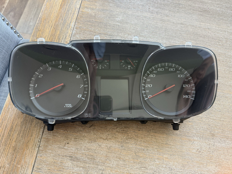 2011-2011 Chevrolet Equinox Speedometer Instrument Cluster Gauges MILES 201,393