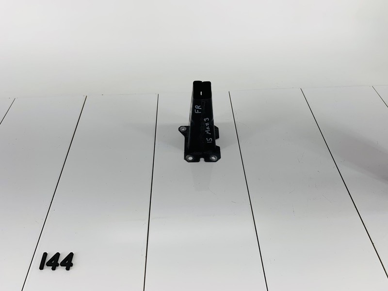 14-16 MAZDA 3 SEDAN FRONT RIGHT PASSENGER SIDE BUMPER MOUNT BRACKET OEM