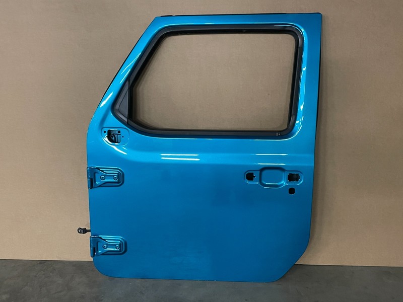 18 19 20 21 Jeep Wrangler Front Left Driver Exterior Door Shell Panel 1623 OEM