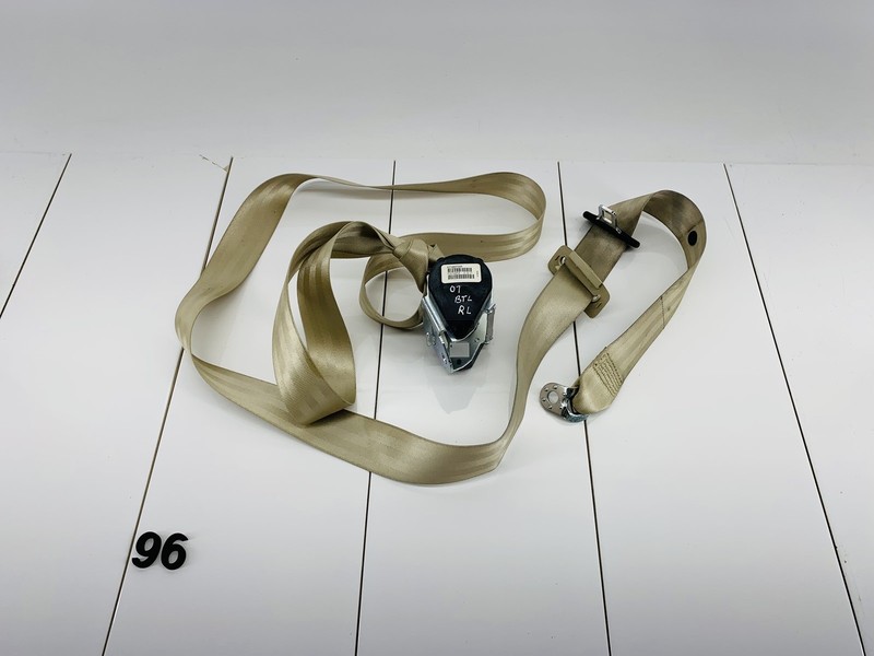 06-10 VOLKSWAGEN BEETLE REAR LEFT SIDE SECOND 2ND ROW SEAT BELT TENSIONER OEM
