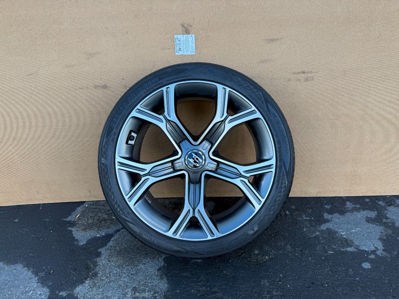 KIA STINGER 2018-2023 OEM RIM WHEEL TIRE 19"X8.5" ASSEMBLY