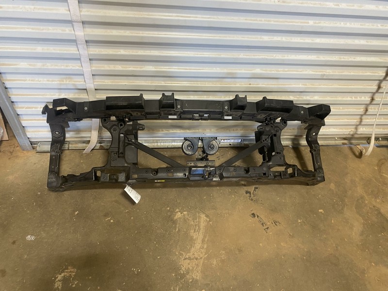 2006-2013 RANGE ROVER SPORT HSE FRONT RADIATOR SUPPORT PANEL BRAKET W/ HORN OEM