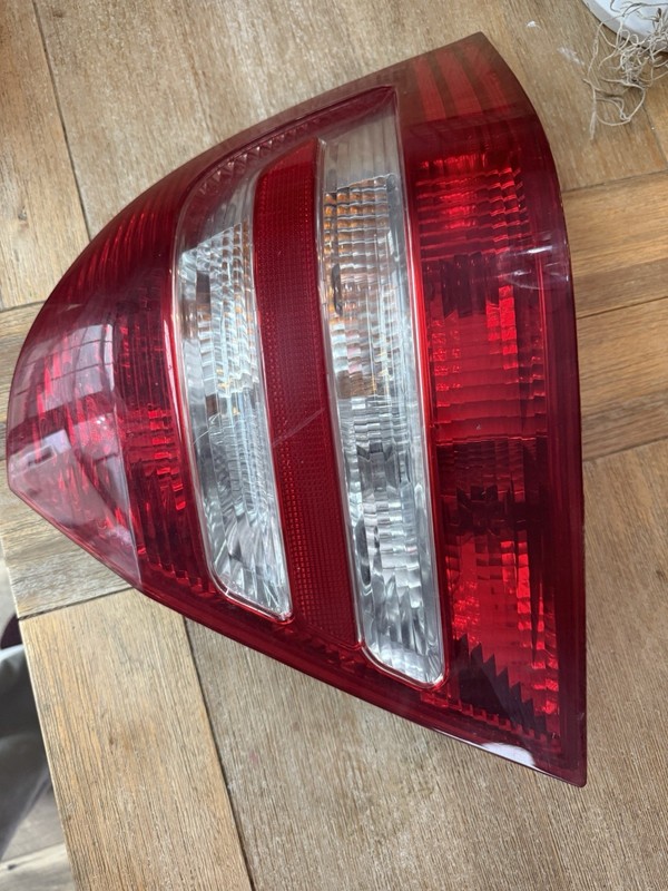 2006 2007 Mercedes-Benz C280 C350 Tail Light Passenger Side CAPA W/ Bulbs RIGHT