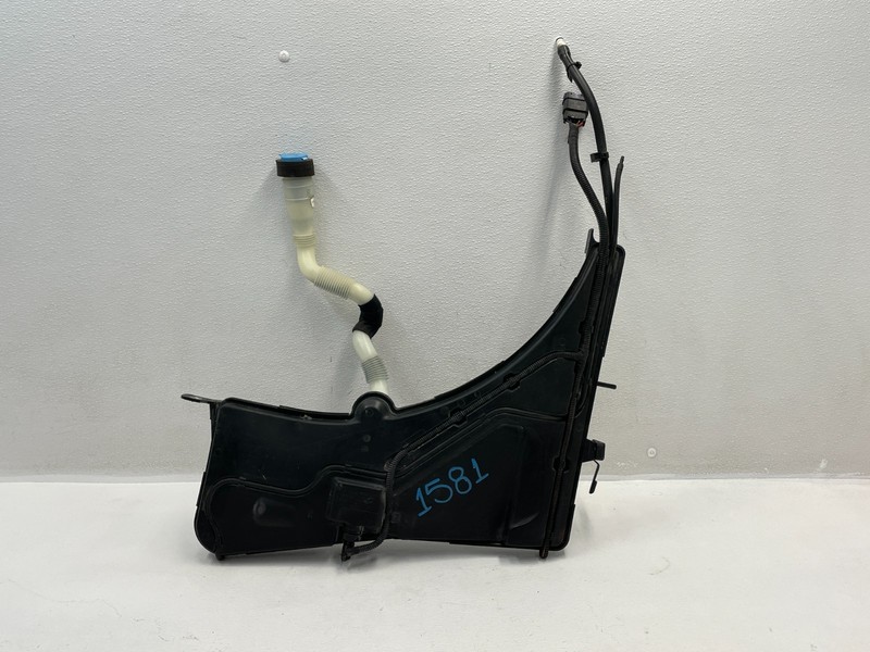 17-22 Alfa Romeo Giulia Quadrifoglio Windshield Washer Reservoir Tank 1581 OEM