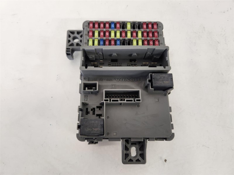 2018-2019 Honda Odyssey Exl Under Dash Driver Cabin Fuse Box 32100-Thr-A21