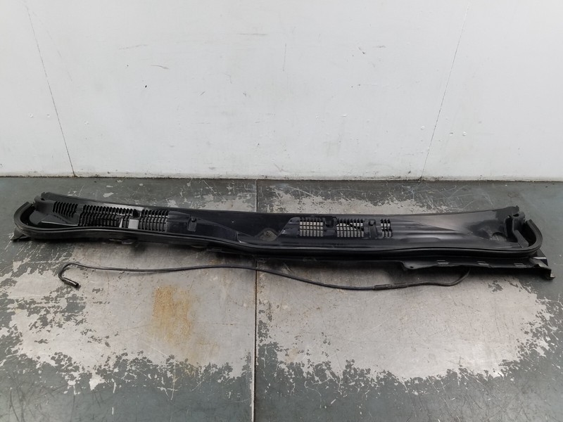 2008 Grand Marquis / Crown Vic Victoria Windshield Cowl - * #7790 i2