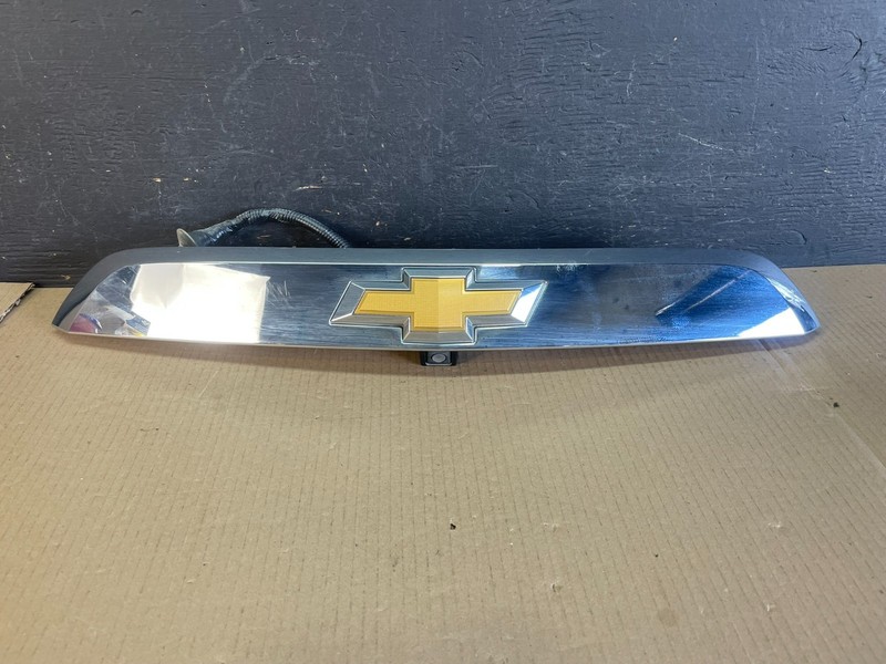 2013 to 2017 Chevrolet Traverse Liftgate Trunk Chrome Molding W/Camera AE3542 DG