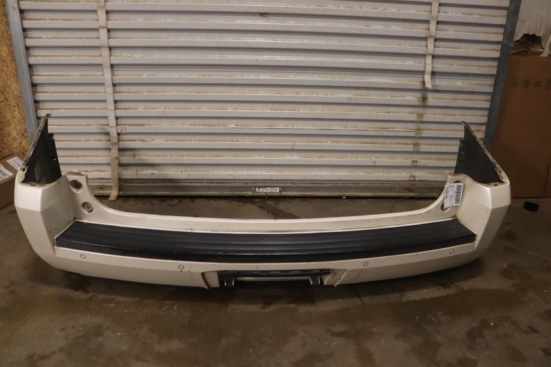 2015-2016 CADILLAC ESCALADE REAR BUMPER COVER W/O PRE CRASH W/ PCD & BLIND OEM