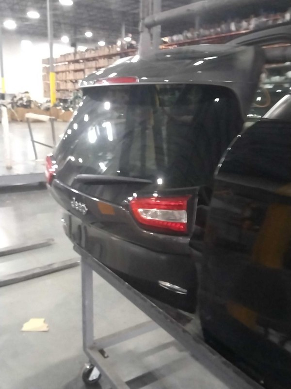 Used Deck Lid fits: 2016 Jeep Cherokee w/rear view camera privacy tint glass Gra
