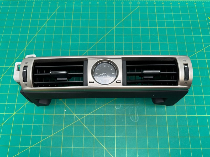 14-15 LEXUS IS250 - DASH INSTRUMENT PANEL CENTER AIR VENT GRILLE OEM