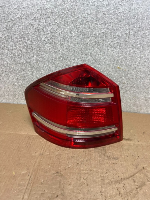 2007 to 2009 Mercedes GL-Class GL450 Left Driver LH Tail Light OEM Y8989 DW