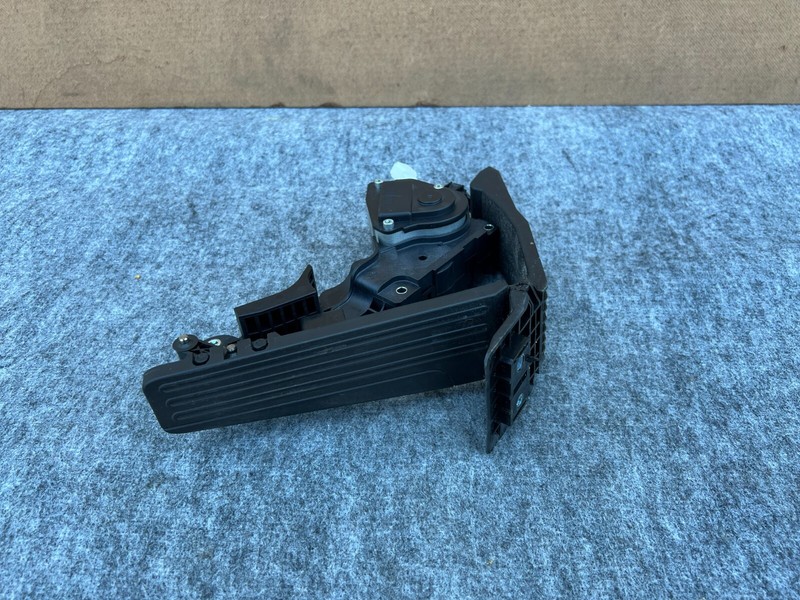 INFINITI Q50 Q60 2014-2023 OEM TRAVEL GAS PEDAL ACTUATOR ASSEMBLY