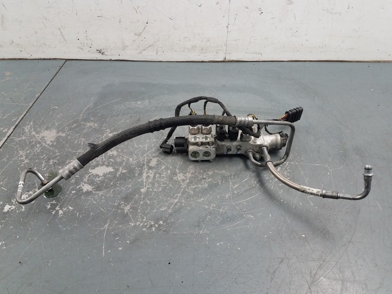 2021 McLaren 765LT Suspension Valve Block / Hoses / Harness #5597 F7