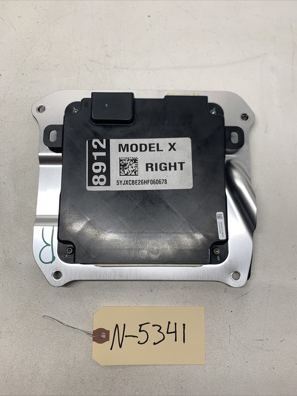 16-20 Tesla Model X Front RH Passenger Door Control Module 1050183-00-D 5341 B60