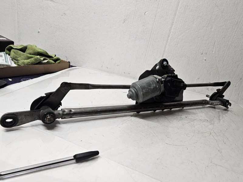 10-15 CHEVROLET CAMARO Windshield Wiper Motor