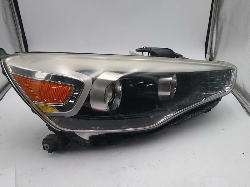 Used Right Headlight Assembly fits: 2015 Kia Cadenza US market xenon HID Right G