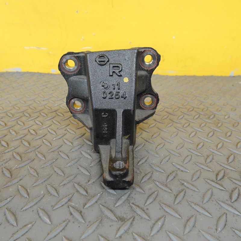 2022-2024 NISSAN FRONTIER ENGINE RIGHT PASSENGER SIDE MOUNT SUPPORT BRACKET OEM