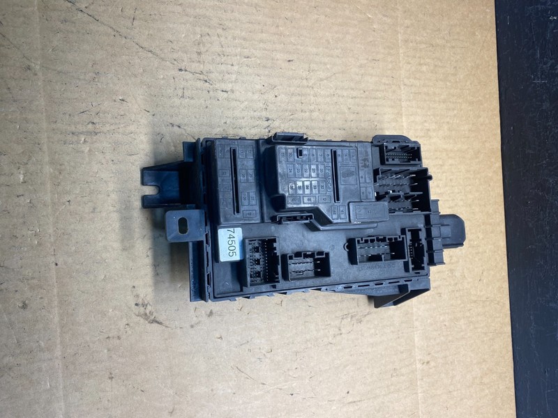 2008 - 2010 Ford Edge Lincoln MKX Fuse Relay Box OEM AC4280 DG
