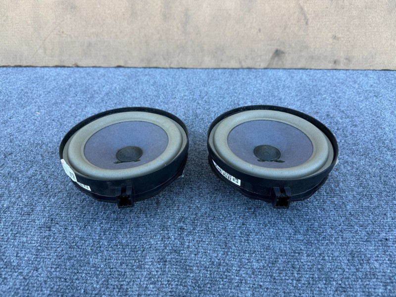 INFINITI QX30 2017-2019 OEM REAR LEFT AND RIGHT DOOR SPEAKER (PAIR)