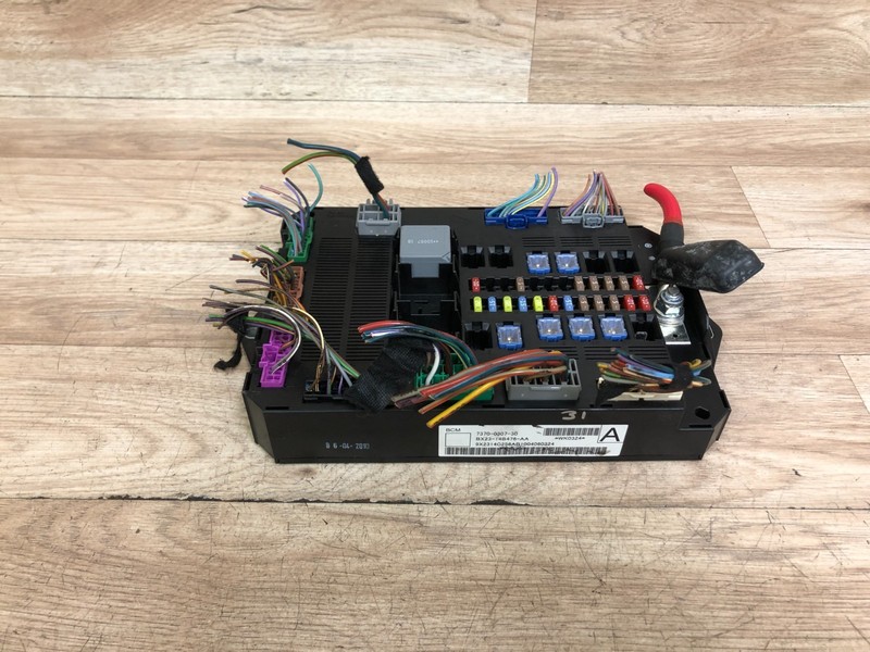 JAGUAR XF XFR OEM FRONT BODY CONTROL MODULE BCM SAM FUSE BOX FUSES BLOCK 09-11