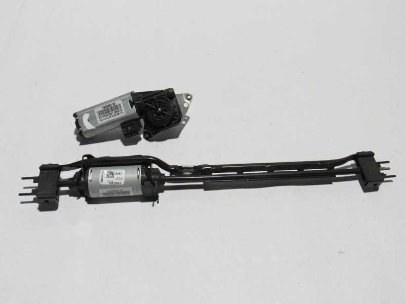 Volkswagen Jetta GLI 2022 Front Left Driver Seat Adjust Motor Set 18-25 *