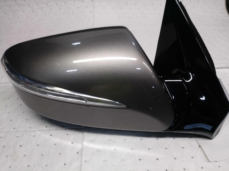 2014 Hyundai Santa Fe Right Door Mirror Assembly Grey 7887703 95K Miles