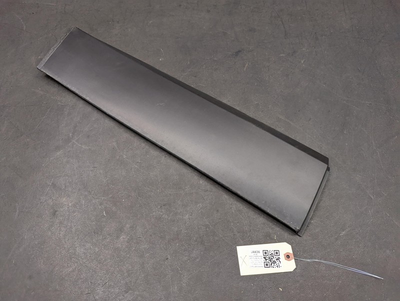 Rear Right Door Lower Molding 2018 Jeep Cherokee 1YW34TRMAB 2014 2015 - 2022 X